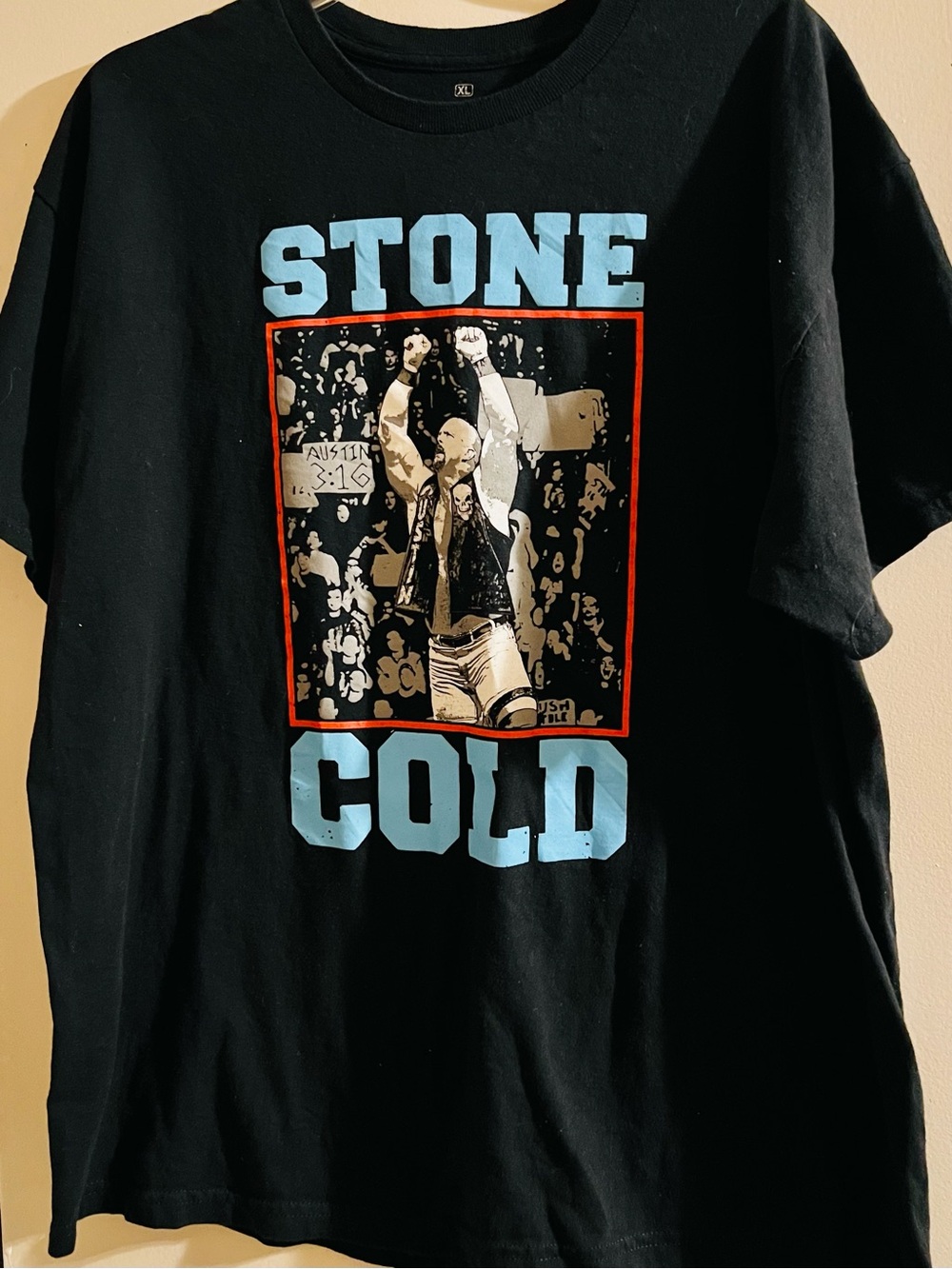 WWE Stone Cold Black Tee with Light Blue and Red Graphic Men’s XL